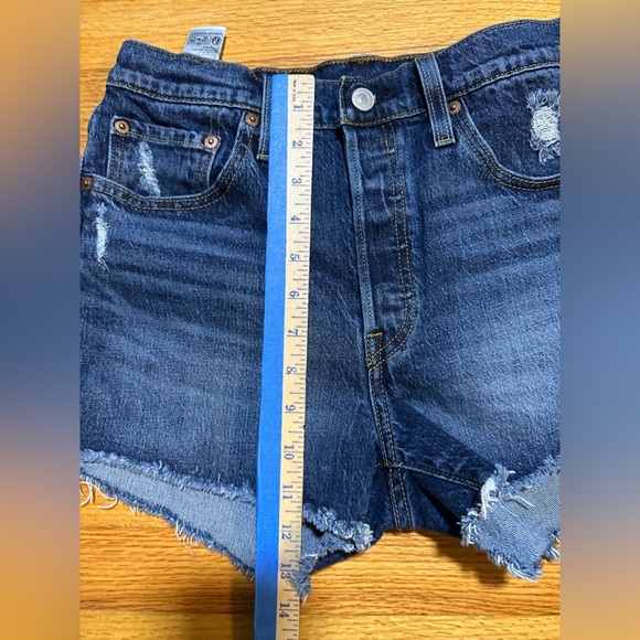 Levi's Women's 501 Original Denim Shorts - Cut Off Blue Sz 28 (j10) - Picture 4 of 9